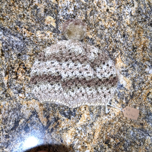 Cream and tan knitted baret hat - Picture 2 of 2